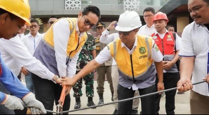 Rico Wass pasang kabel tanam demi terciptanya kota Medan yang modern.
